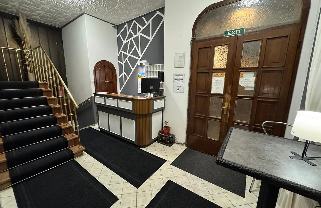 Palota Hostel-1