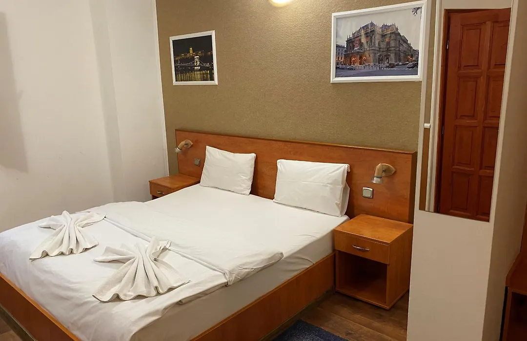 Easy Star Hotel-1
