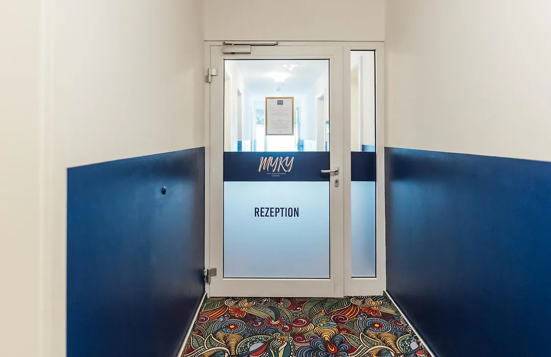Myky Aparthotel Harburg - Free Parking-1
