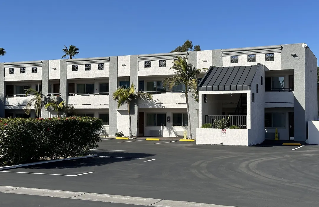 Solara Inn And Suites-1