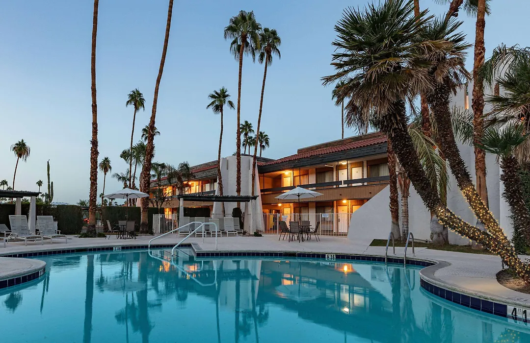 Travelodge By Wyndham Palm Springs-1