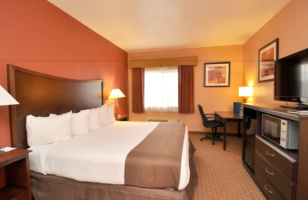 Surestay Plus Hotel By Best Western Topeka-1