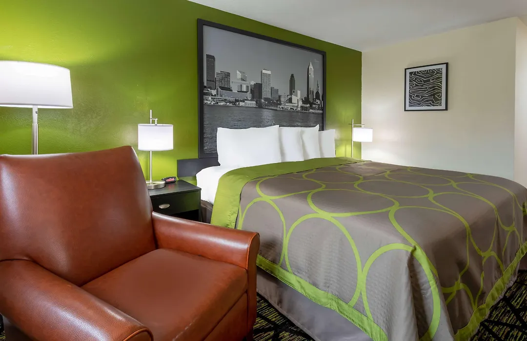 Super 8 By Wyndham Wooster-1