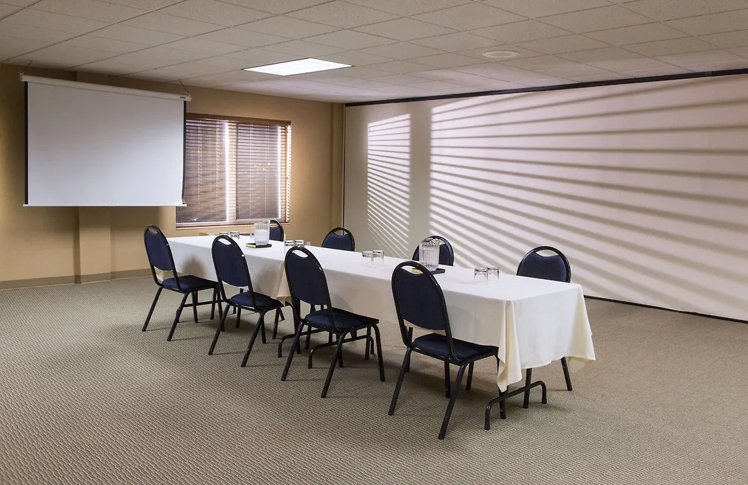 Phoenix Inn Suites Albany-1