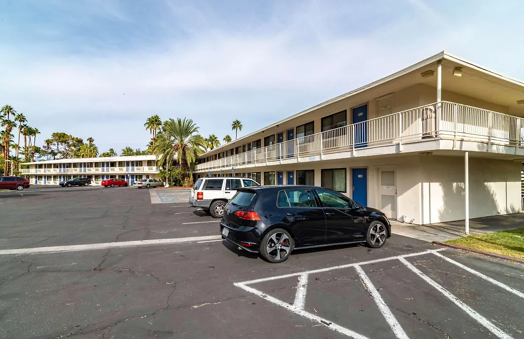 Motel 6-Palm Springs, Ca - East - Palm Canyon-1