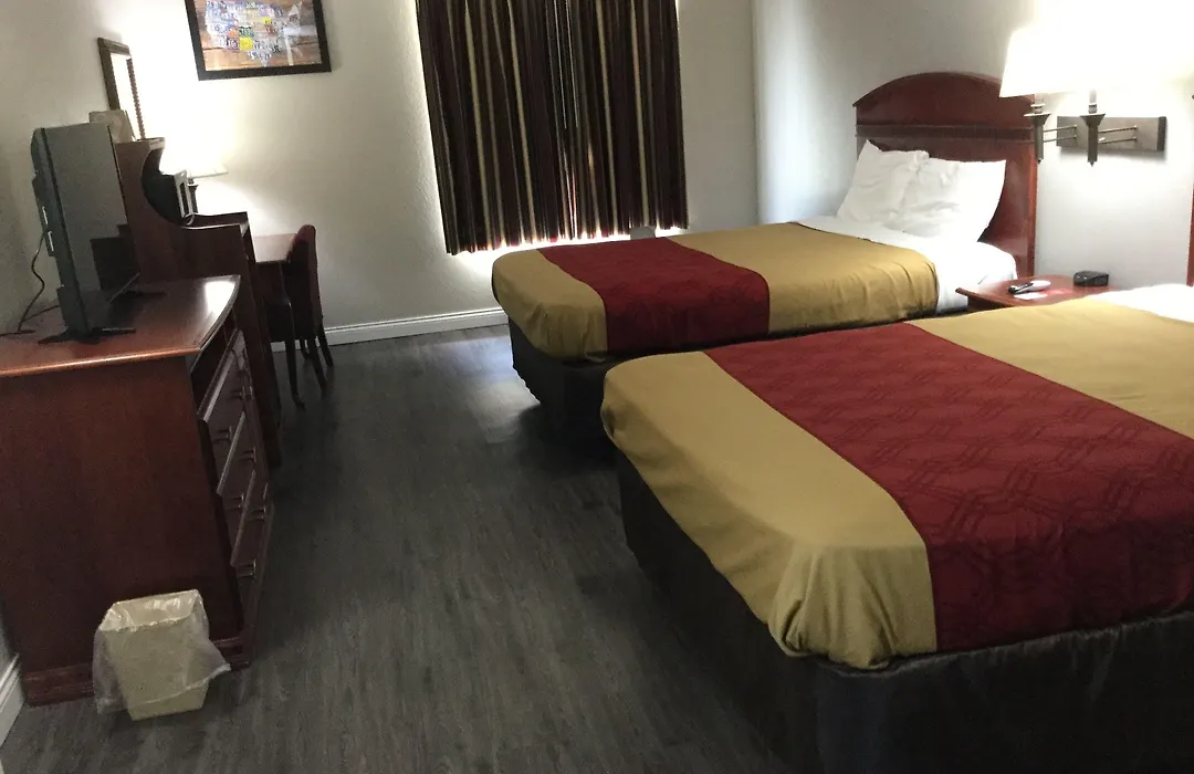 Econo Lodge Lincoln-1
