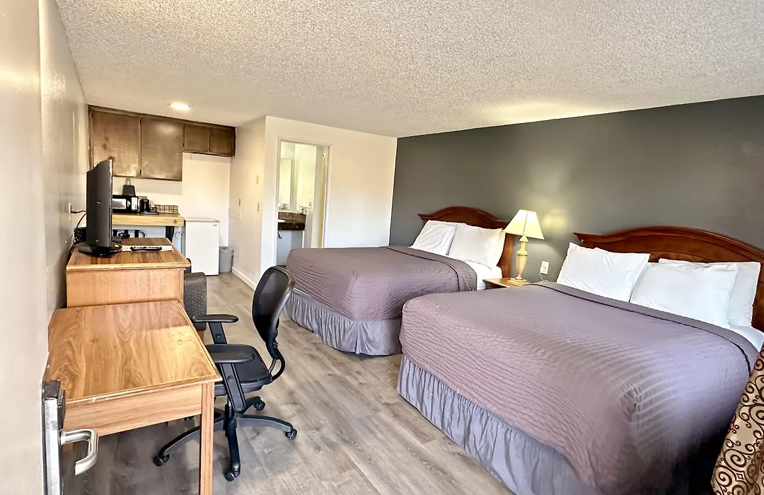 Economy Inn-1