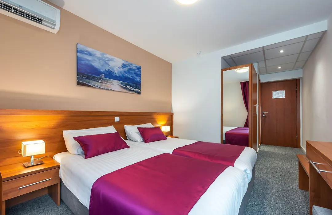 Hotel Komodor-1