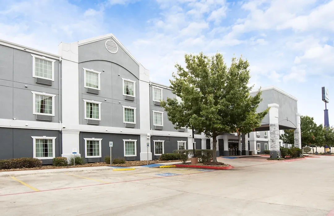Comfort Inn & Suites Near Medical Center-1