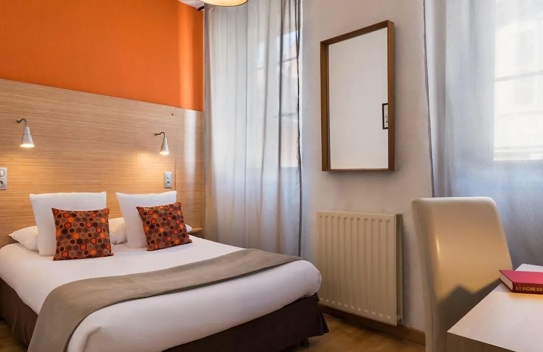 Hôtel Edmond Rostand-1
