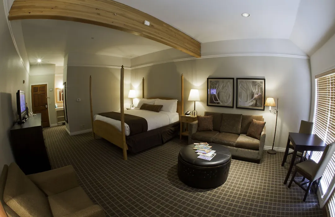 Pine Ridge Inn-1