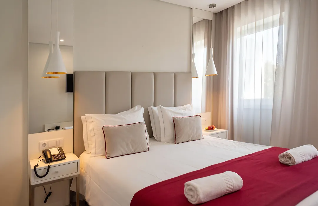 Hotel Canada-1