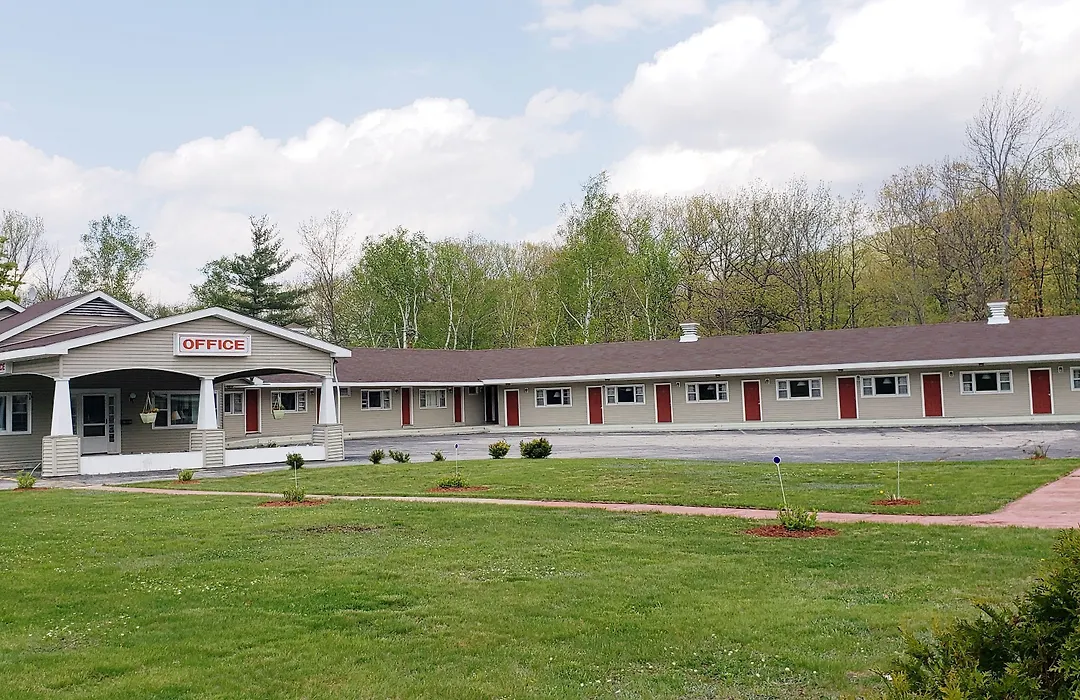 Gorham Motor Inn-1