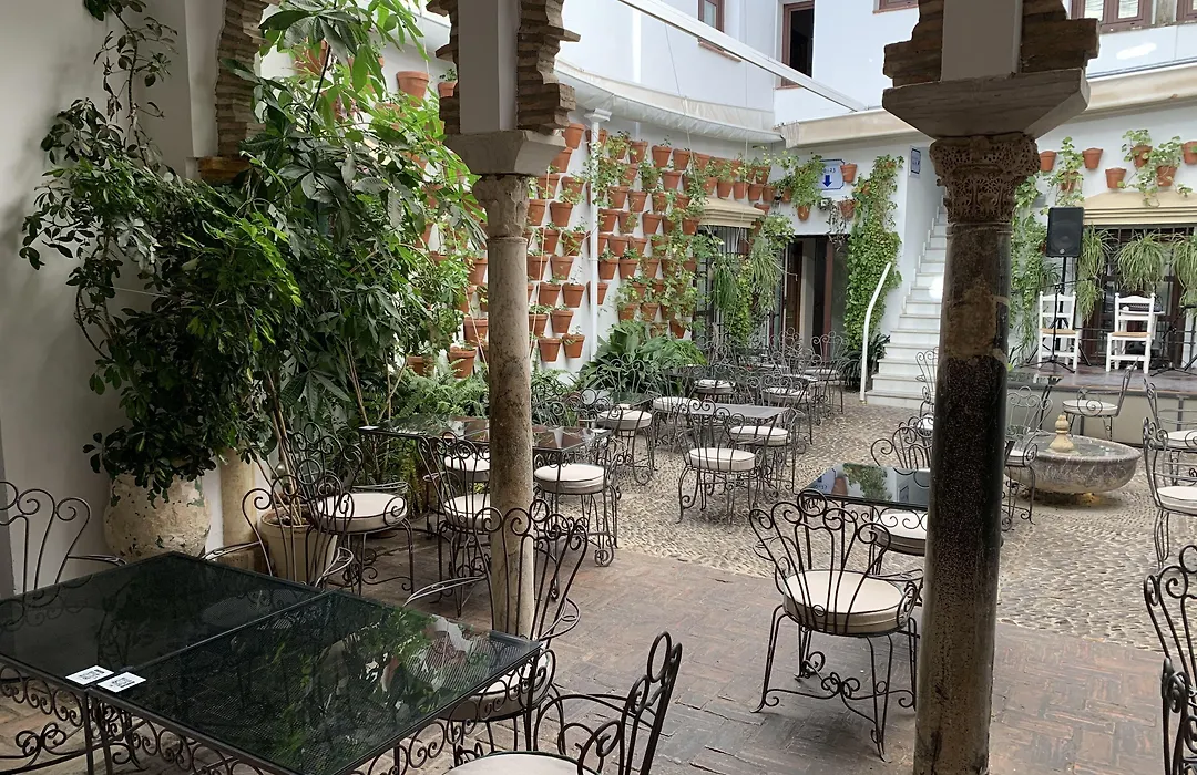 Hotel La Chiquita-1