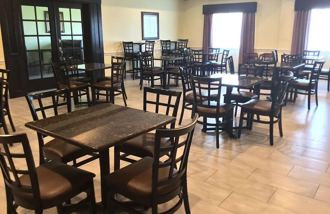 Days Inn & Suites By Wyndham Galveston West/Seawall-1