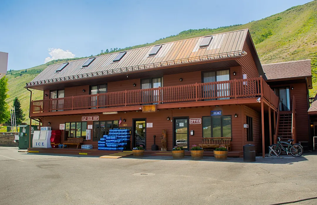 Flat Creek Inn-1