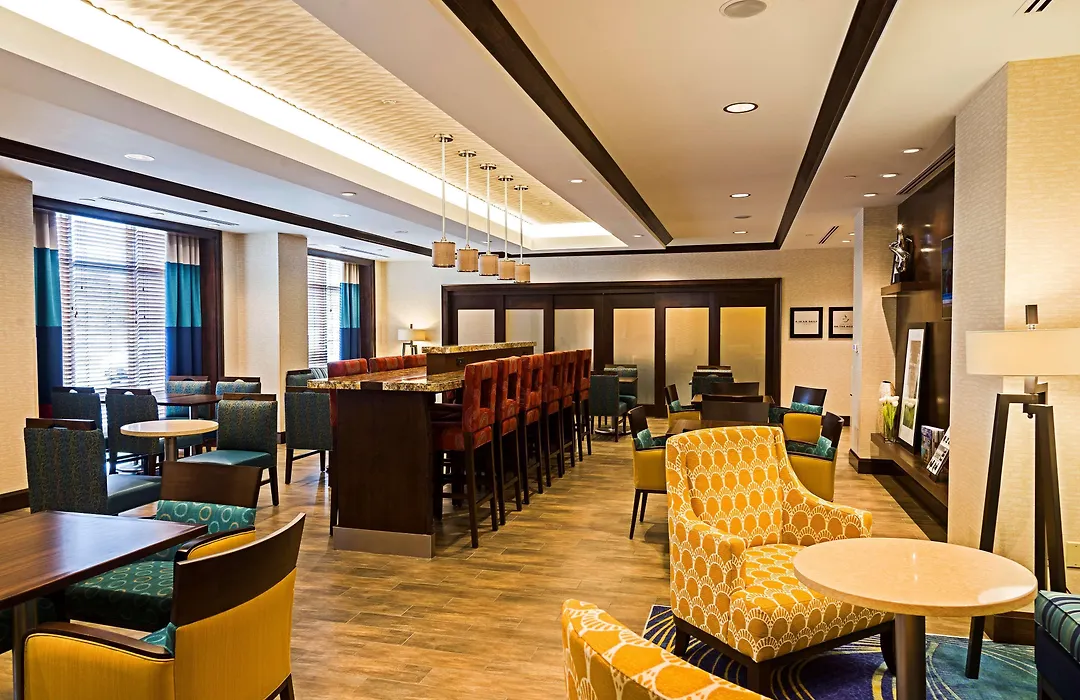 Hampton Inn By Hilton Ottawa Airport-1