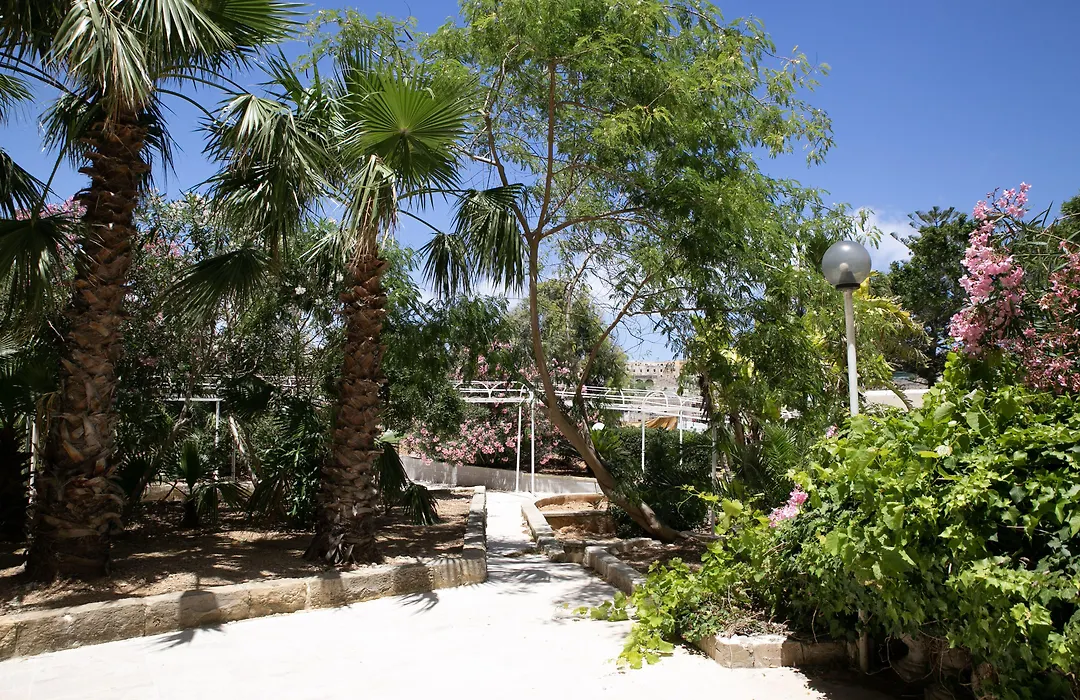 Beach Garden Hotel-1