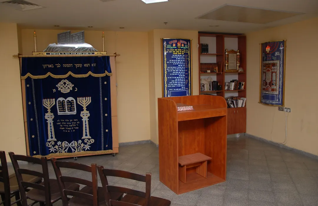 Adi Hotel-1