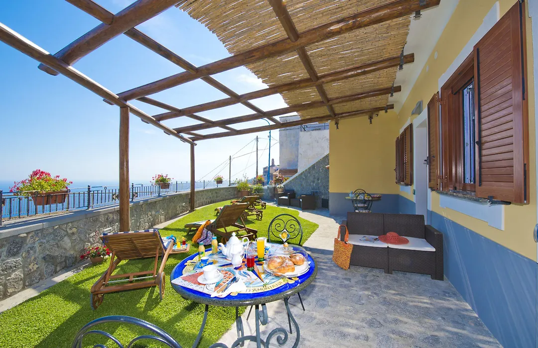 La Mela Blu-1
