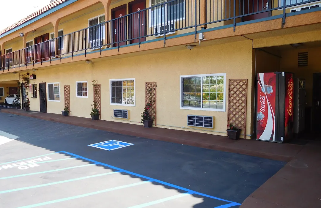 Diamond Inn-1