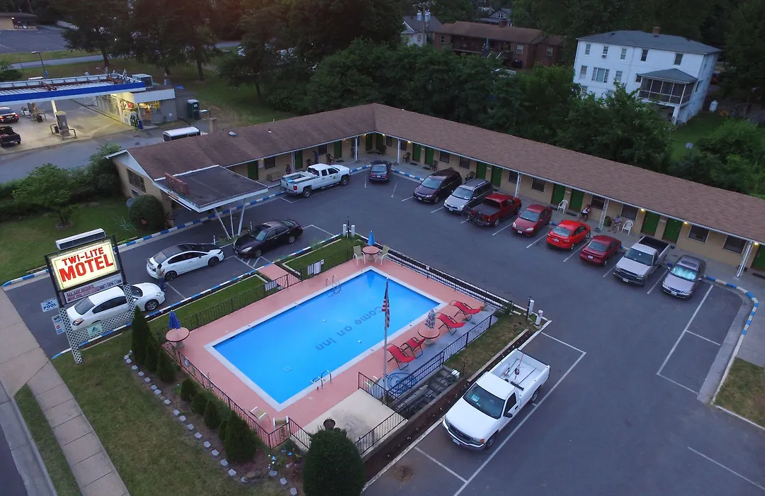 Twi-Lite Inn-1