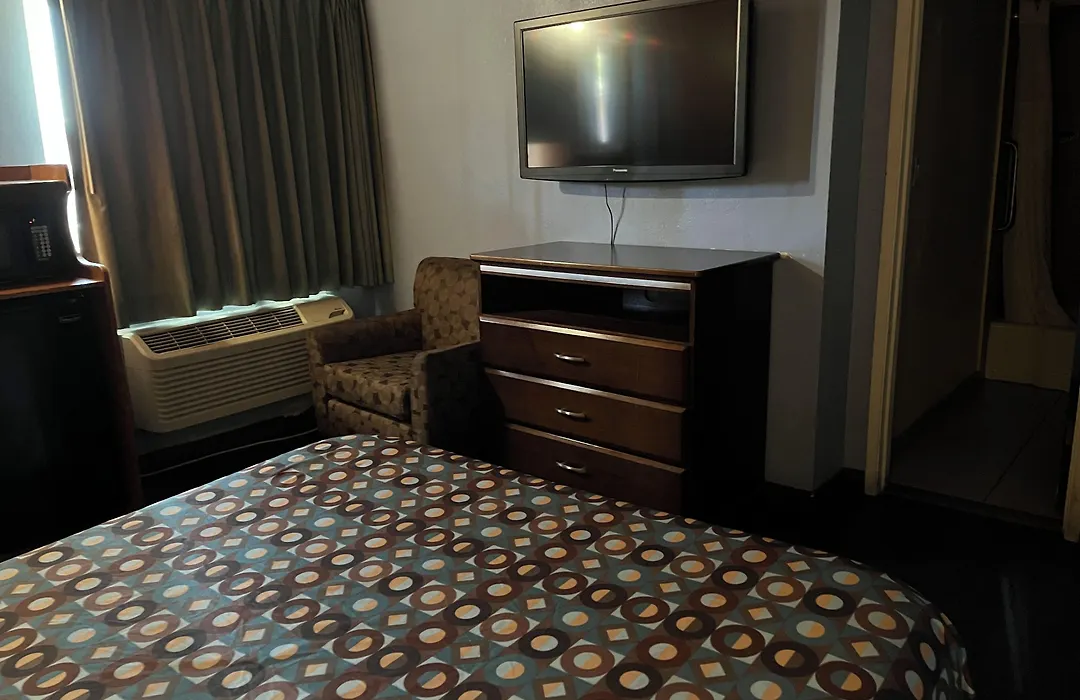 Del Aire Inn-1