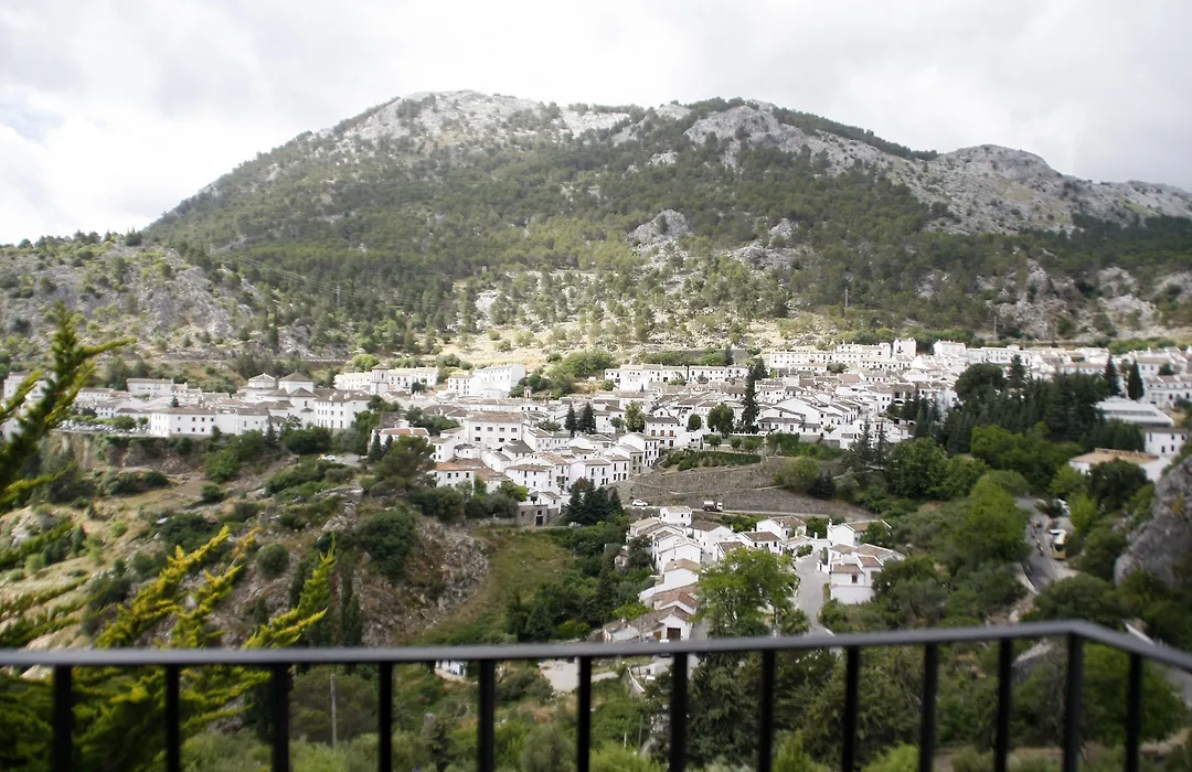 Villa Turistica De Grazalema-1