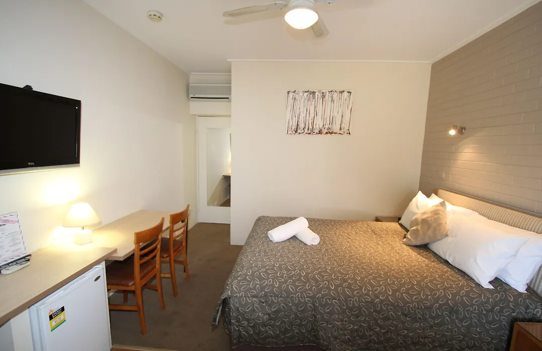 Elm Motel-1