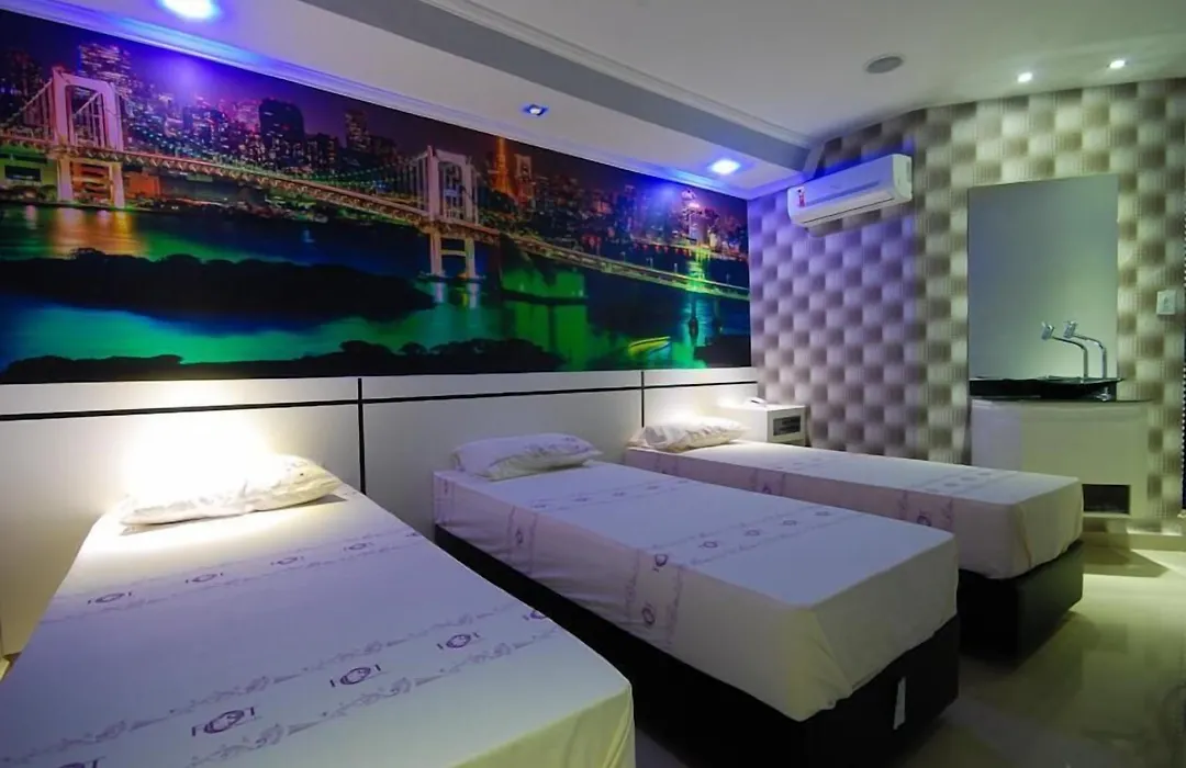 Motel Fest (Adults Only)-1