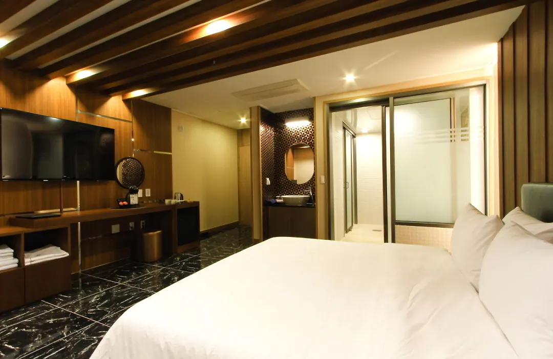 The King Hotel-1