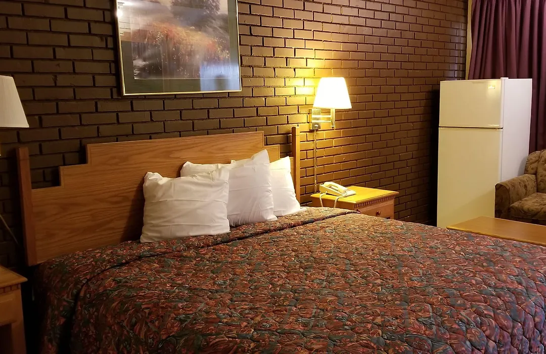Americas Premier Inn-1