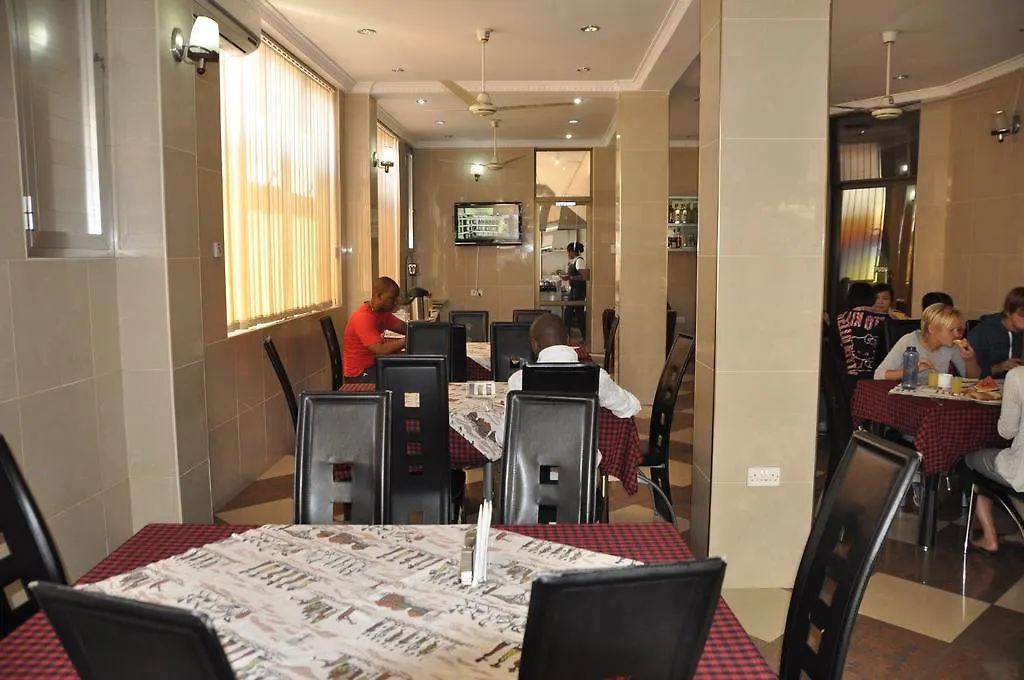 Rich Hotel-1