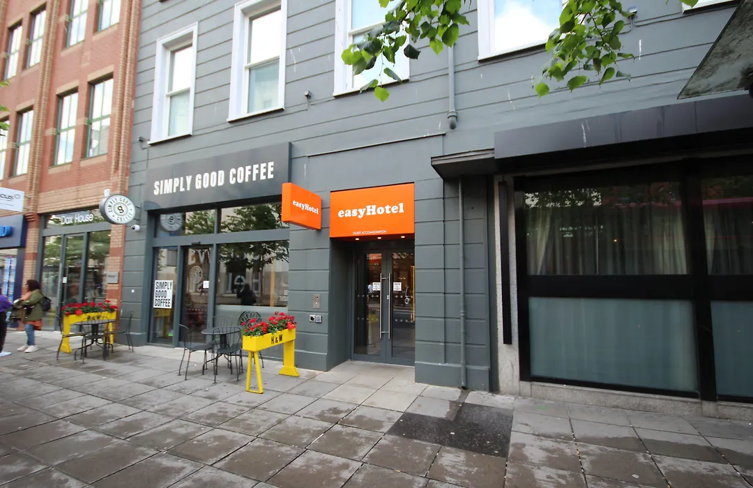 easyHotel Belfast-1