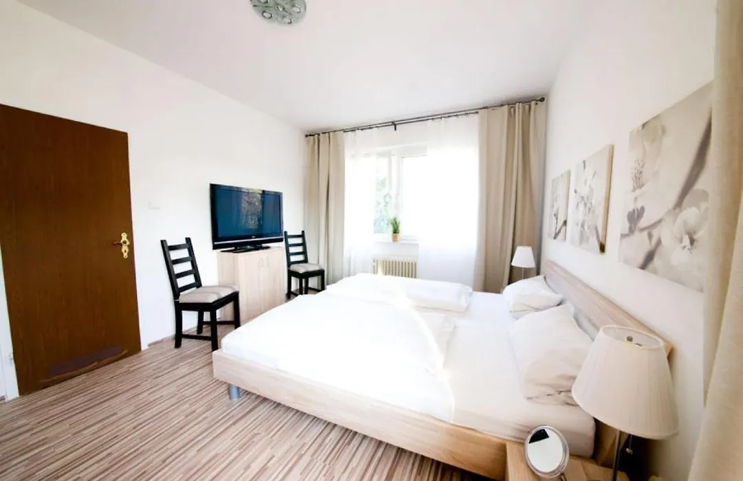 Hotel Am Stadion-1