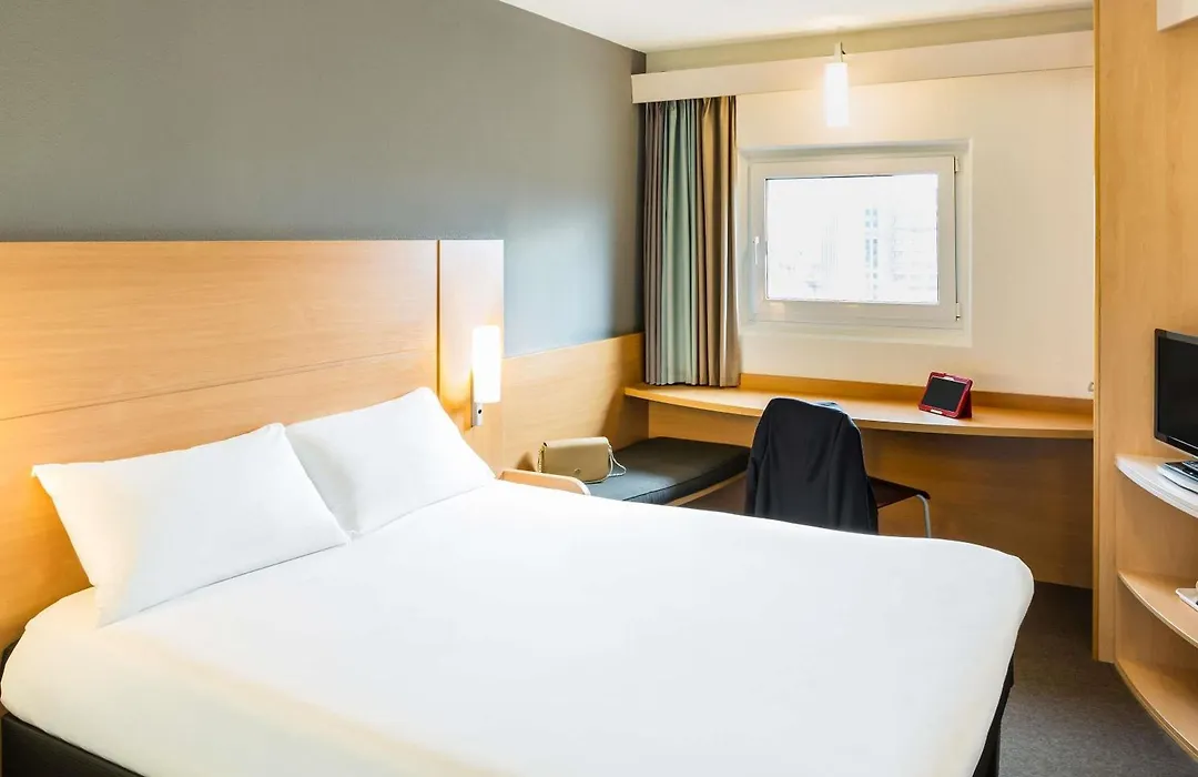 Ibis Leeds Centre Marlborough Street-1