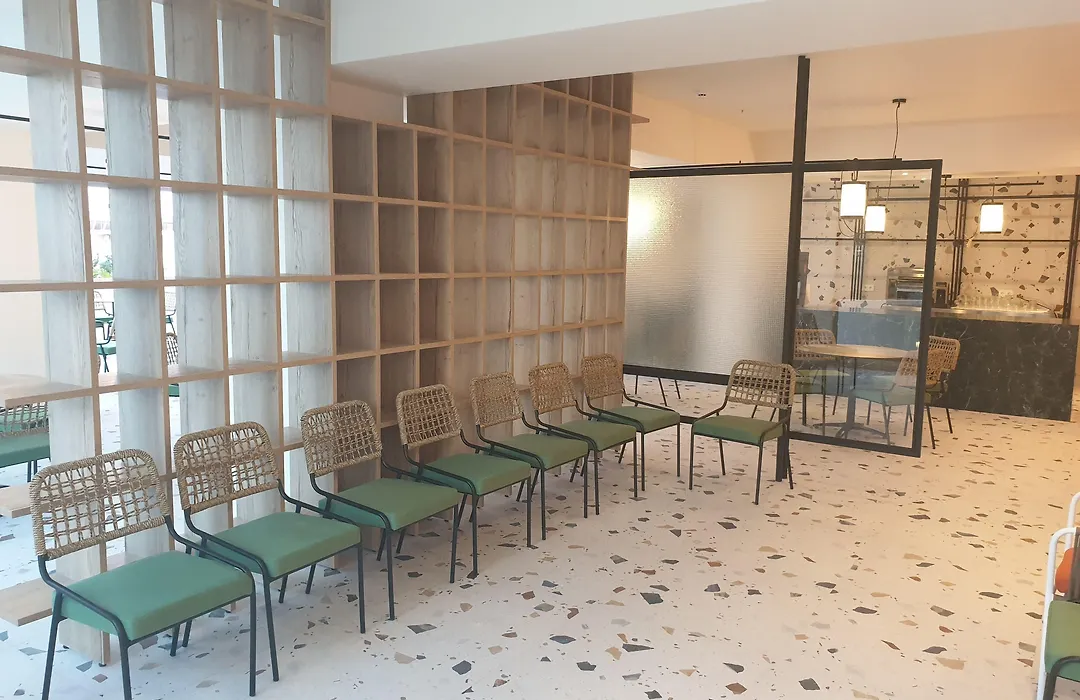 Mazoren Art Hotel-1