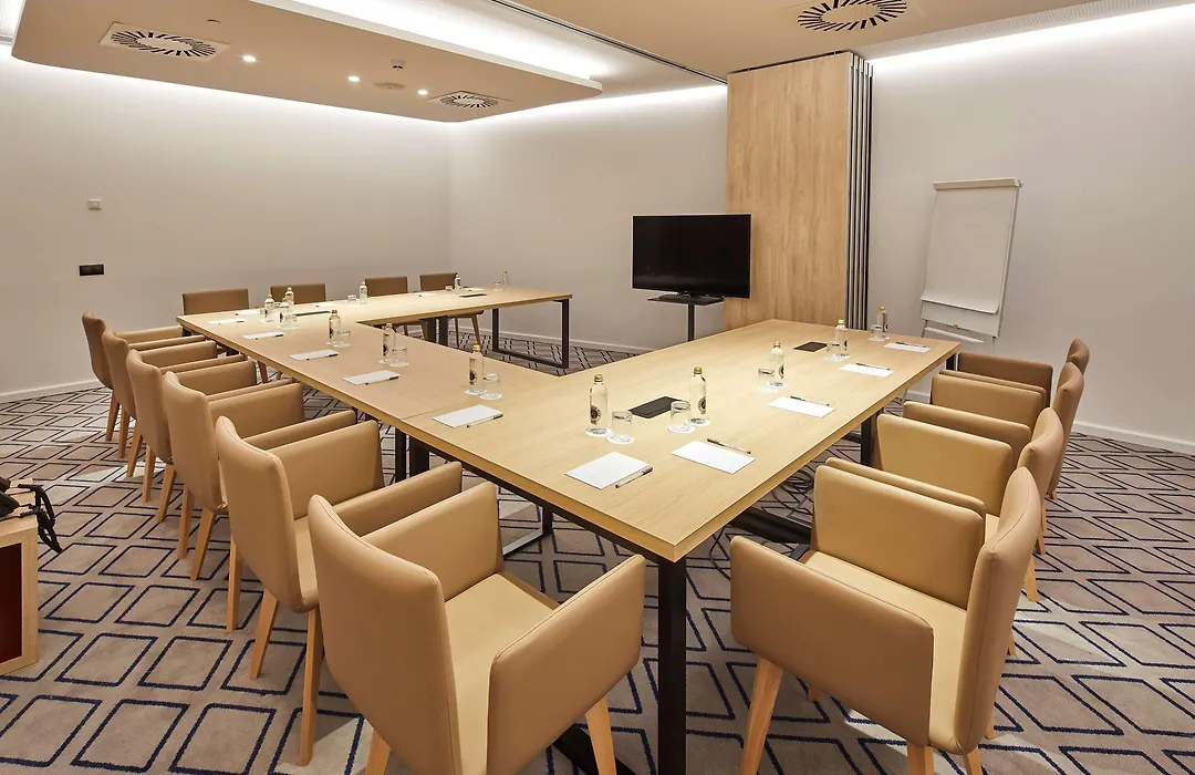 Hampton By Hilton Barcelona Fira Gran Via-1