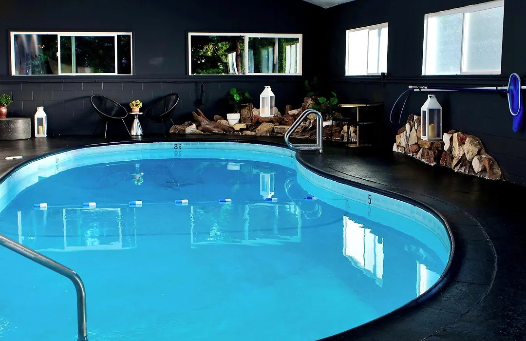 Sierra Blue Hotel & Swim Club-1
