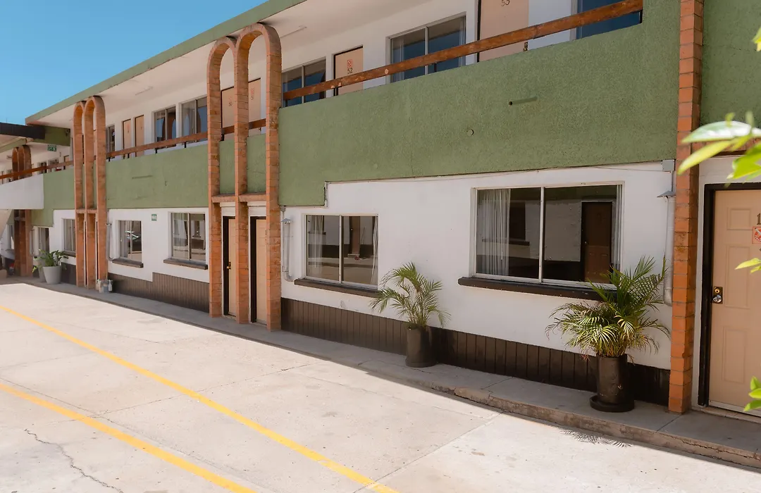 Hotel Zacatecas Courts-1