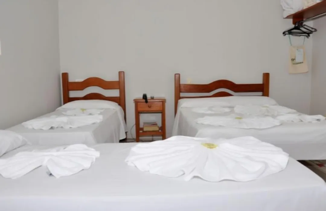 Hotel Carolina 2 - próximo a Universidade de Uberaba uniube - ao Aeroporto Fórum De uberaba - hospital Mario Palmeirio ao Hospital São Marcos e hospital Regional-1
