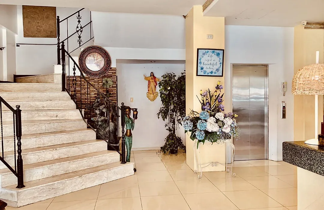 Tagzzz Hotel Powered By Cocotel-1