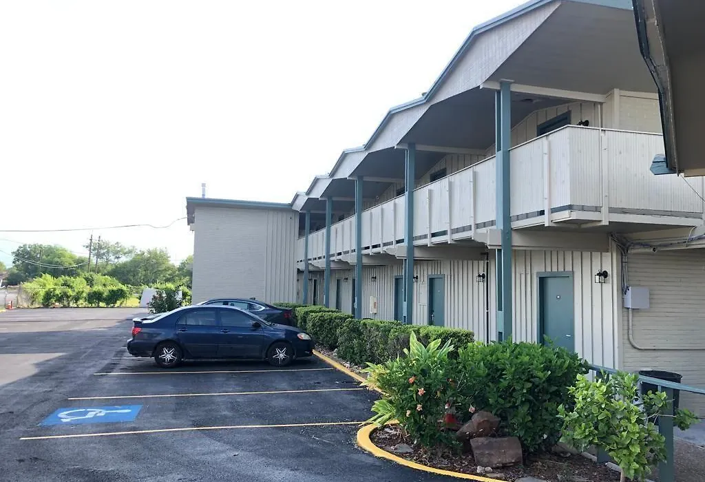 Safari Inn Motel-1