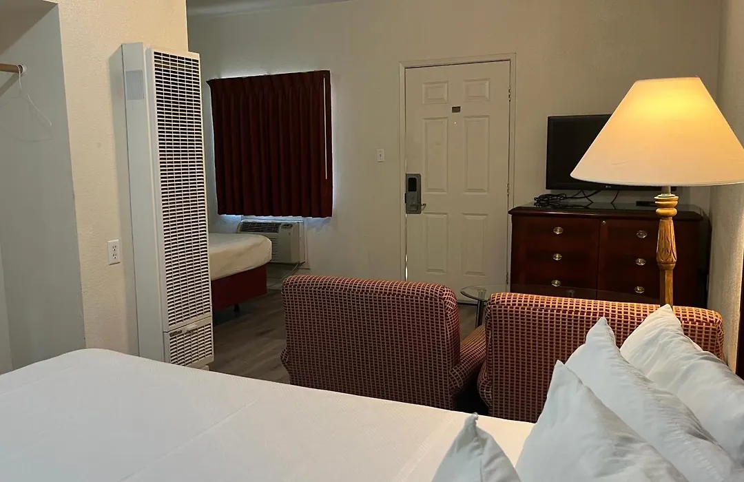 Economy Inn Paso Robles-1