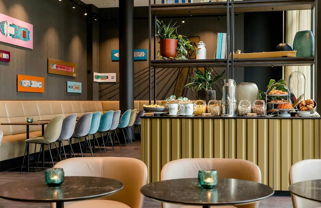 Motel One Koeln-Altstadt-1