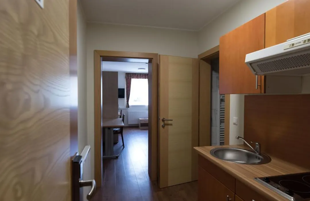 S Hotel-1