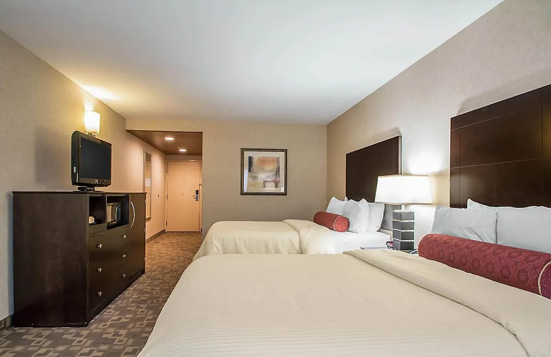 Clarion Inn Elmhurst - Oak Brook Near I-88, I-290, I-294-1