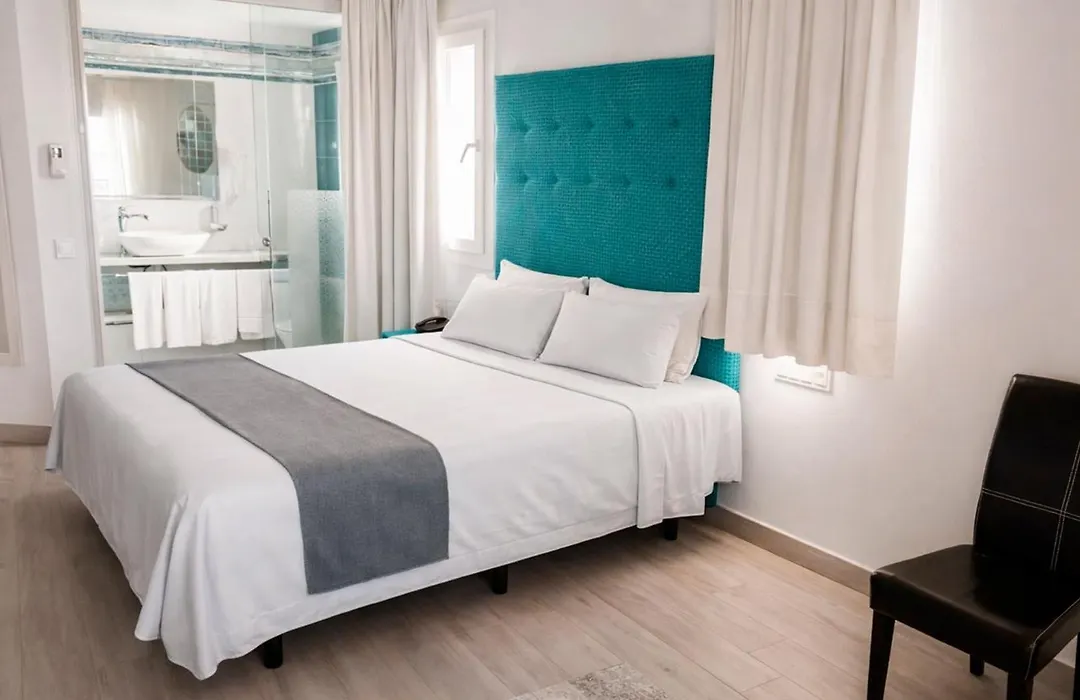 Hotel Roca-Mar-1