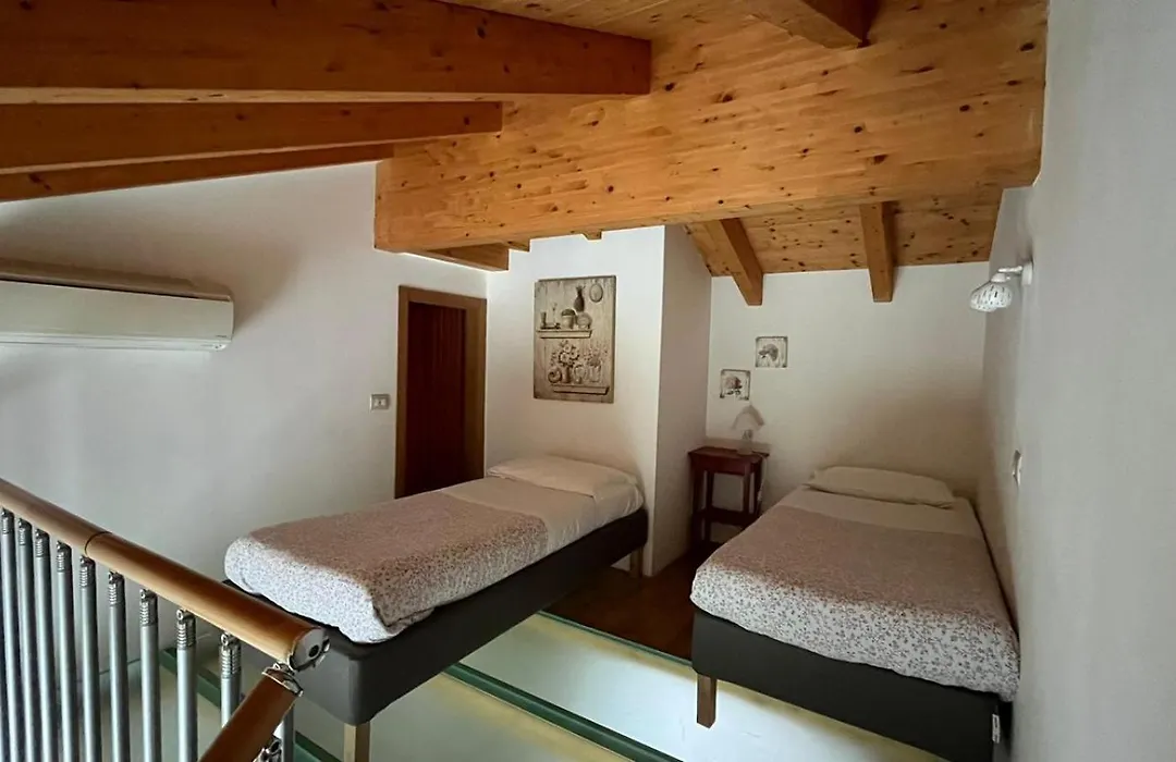 Bombyx Inn-1