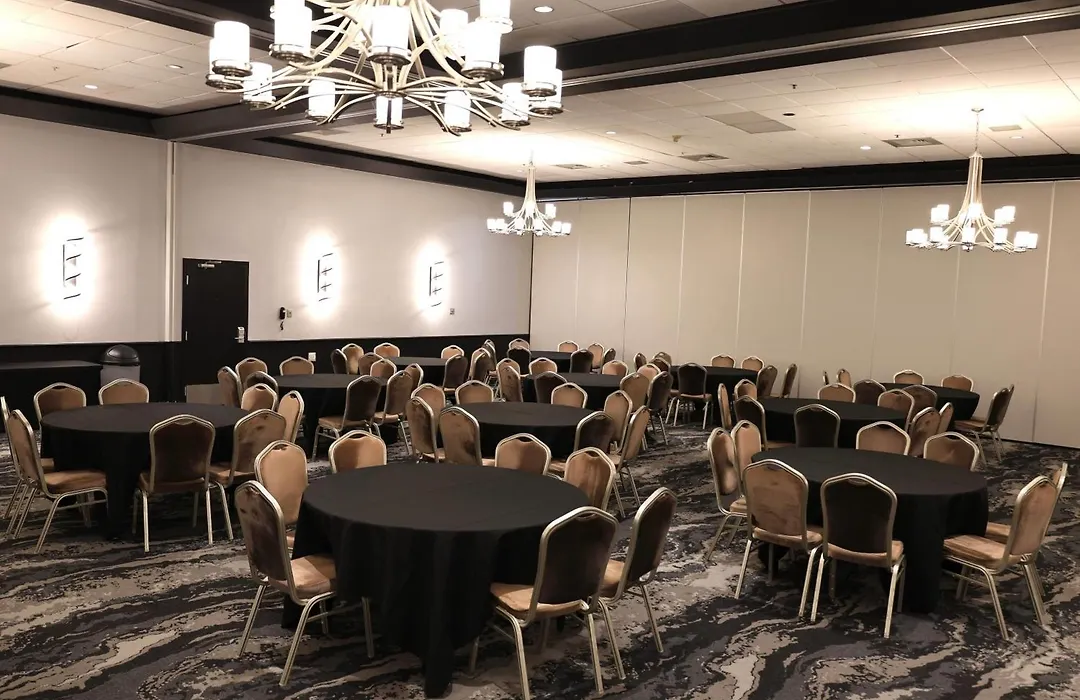 Travelodge By Wyndham Quebec City Hotel & Convention Centre-1